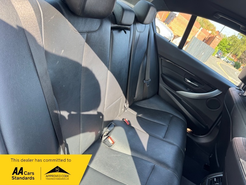 BMW 3 Series Estate Black #31