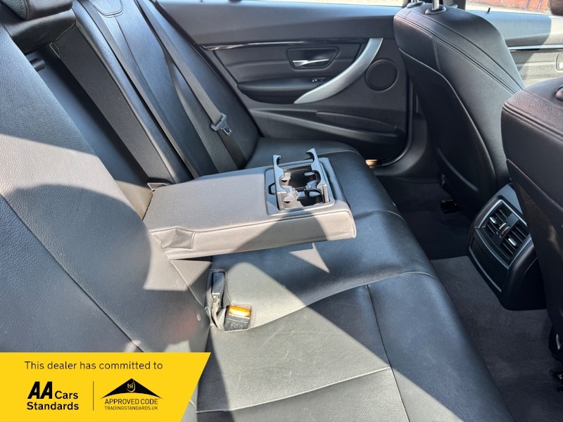 BMW 3 Series Estate Black #32