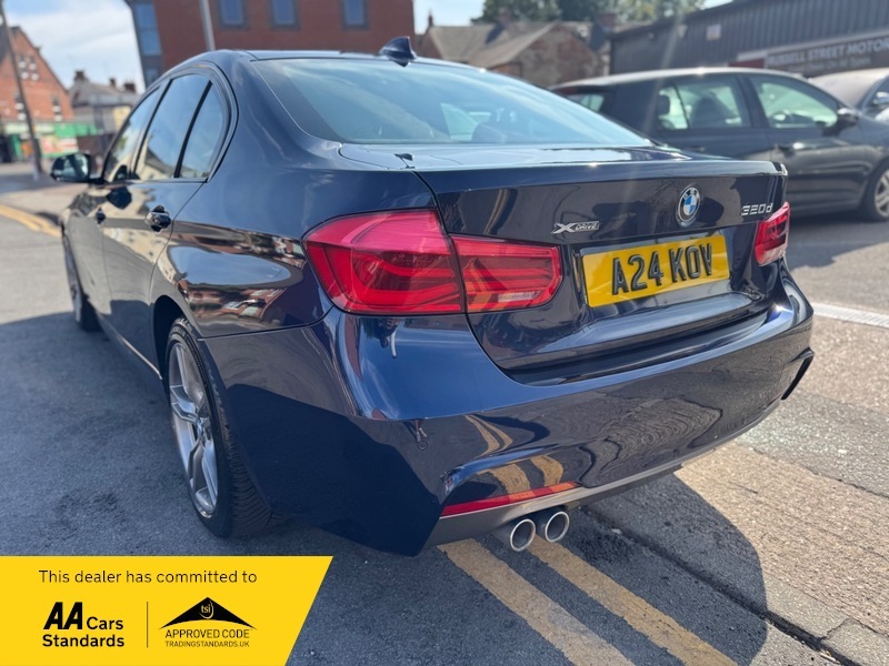 BMW 3 Series Estate Black #12