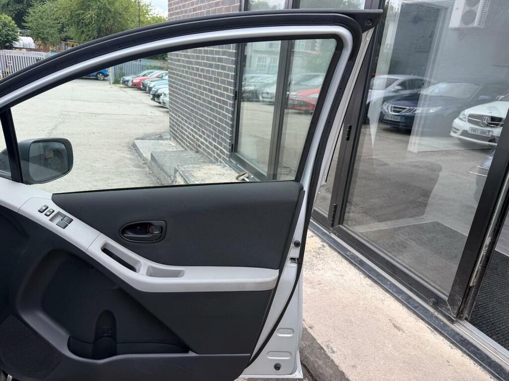 Toyota Yaris 1.33 Dual Vvt-i Tr Multimode Euro 4 Ss Black #9