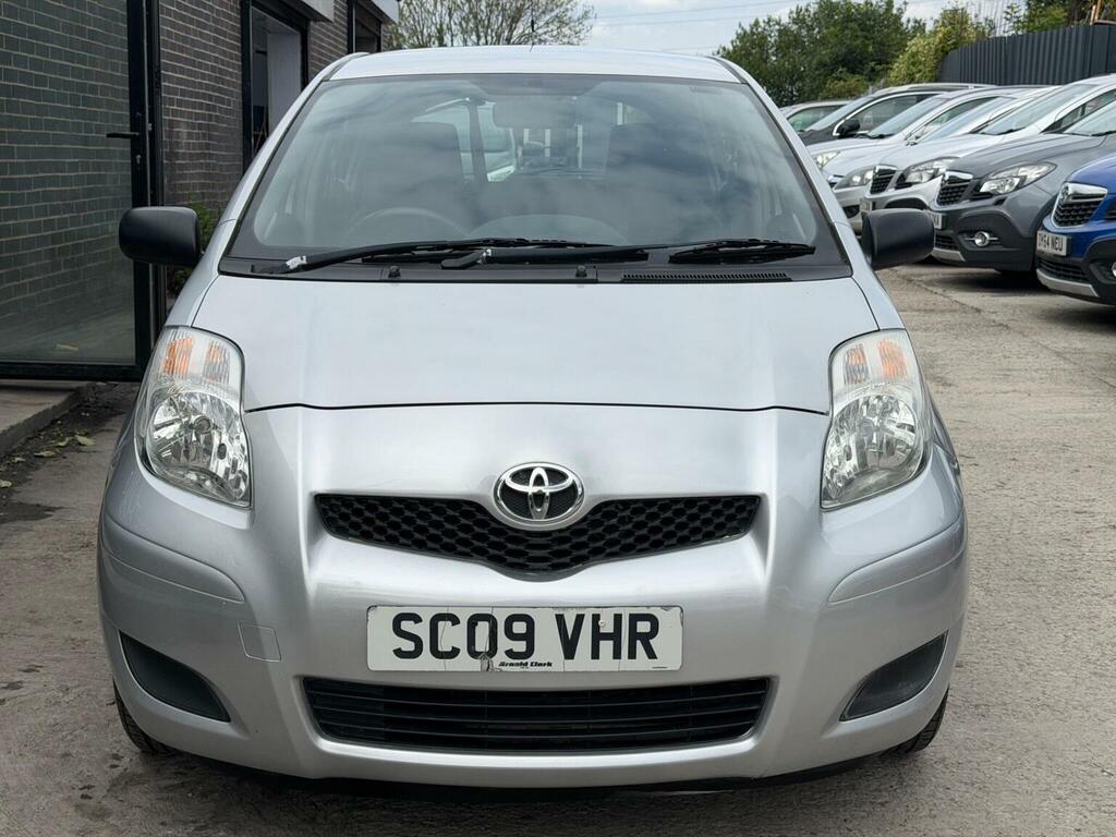 Toyota Yaris 1.0 Vvt-i T2 Euro 4 Silver #2
