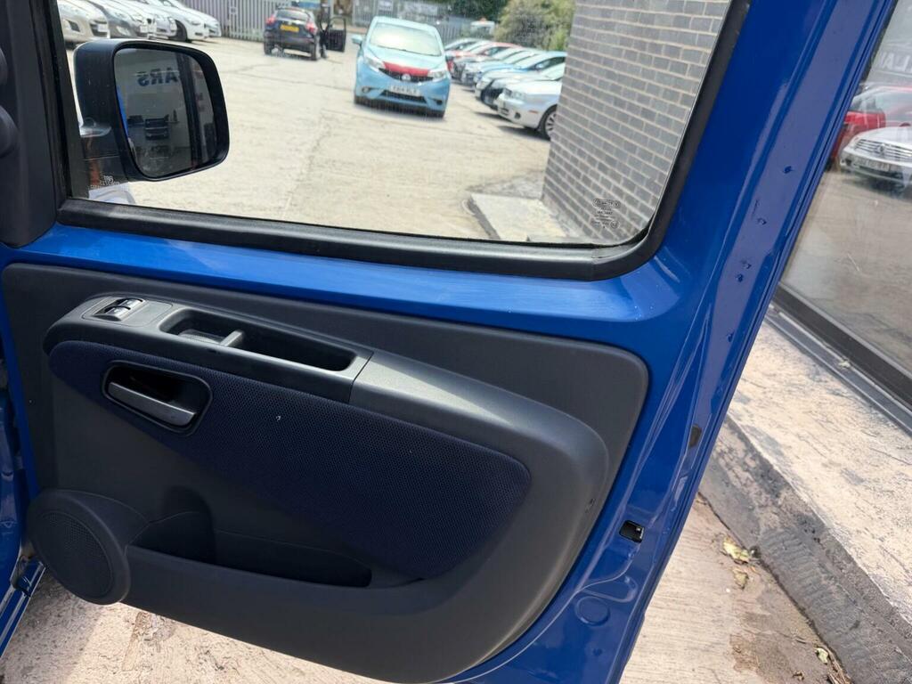 Fiat Qubo Mpv Active 200959 Red #35