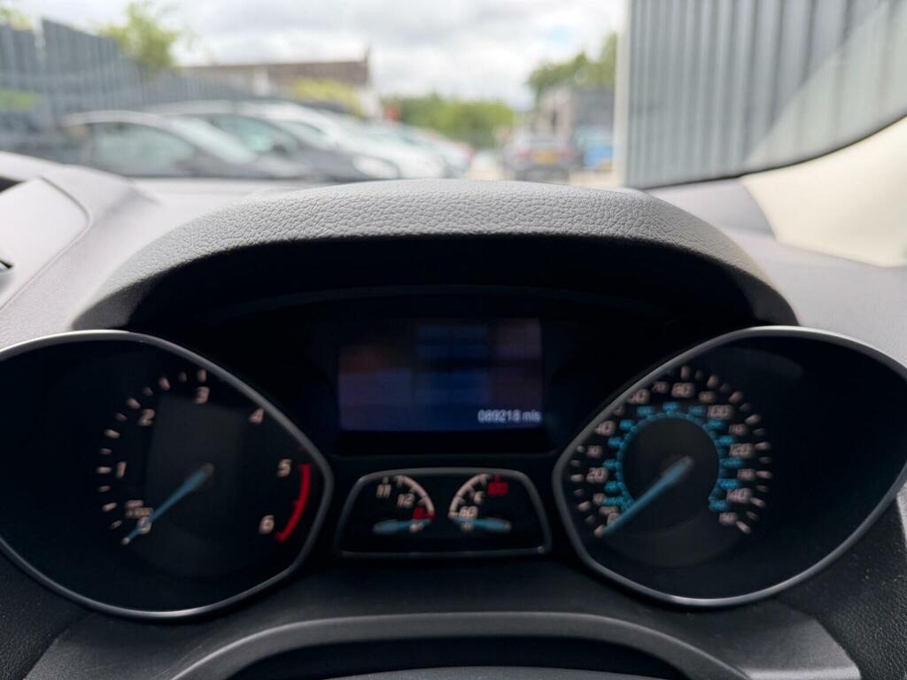 Ford Kuga 2.0 Tdci Zetec Suv 2Wd 139 Gkm #38