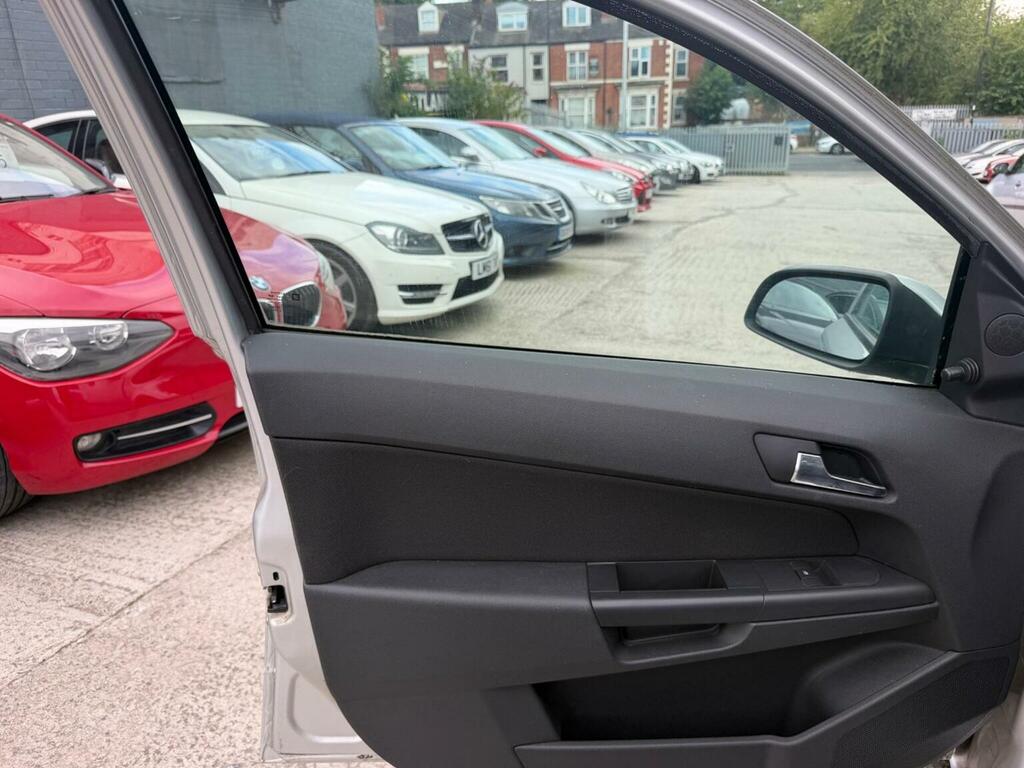 Vauxhall Astra 1.6 Sxi 16V Twinport 3-Door Silver #14