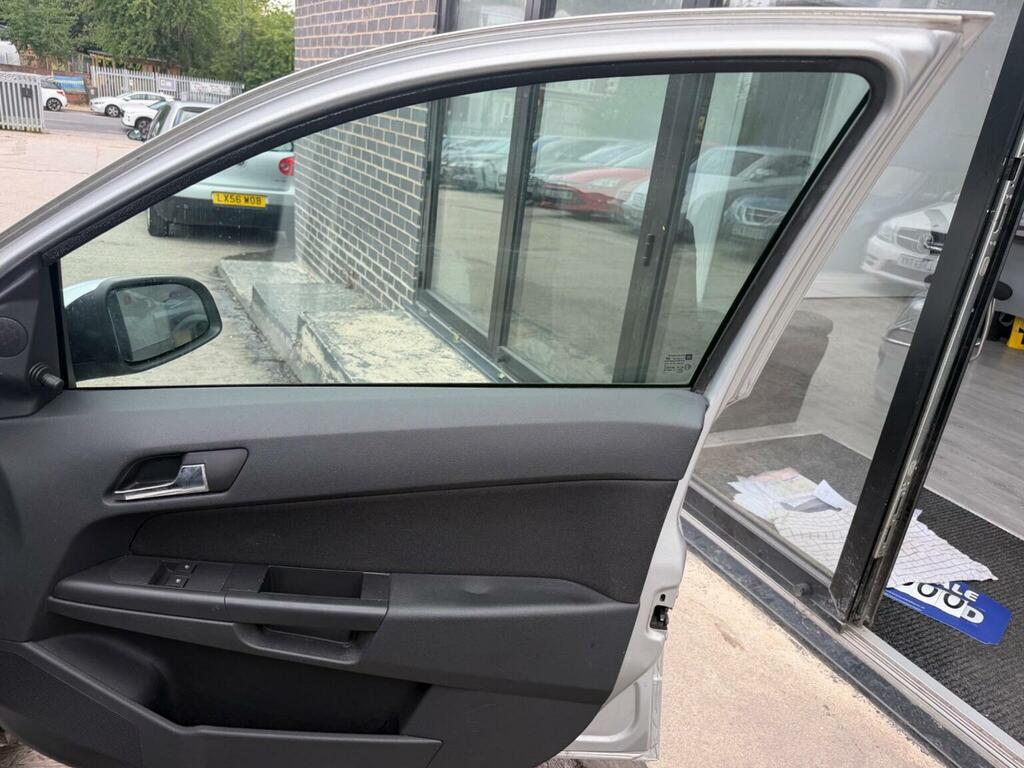 Vauxhall Astra 1.6 Sxi 16V Twinport 3-Door Silver #9