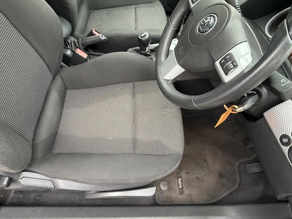 Vauxhall Astra 2010 1.4I 16V Sport Sport Hatch Silver #13