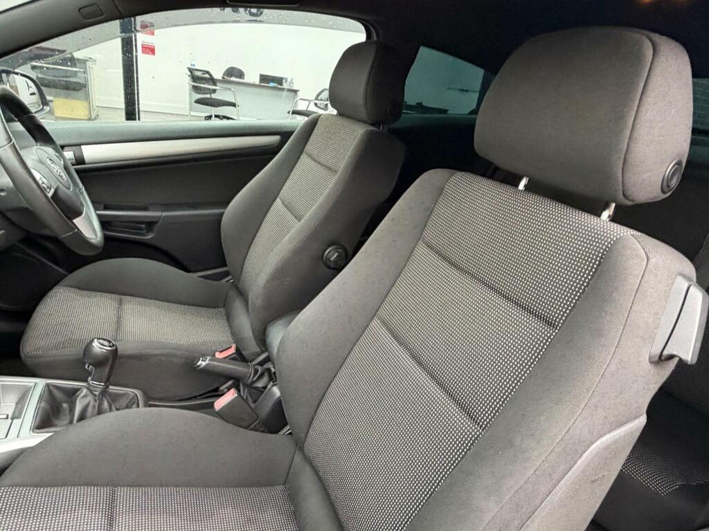 Vauxhall Astra 2010 1.4I 16V Sport Sport Hatch Silver #17