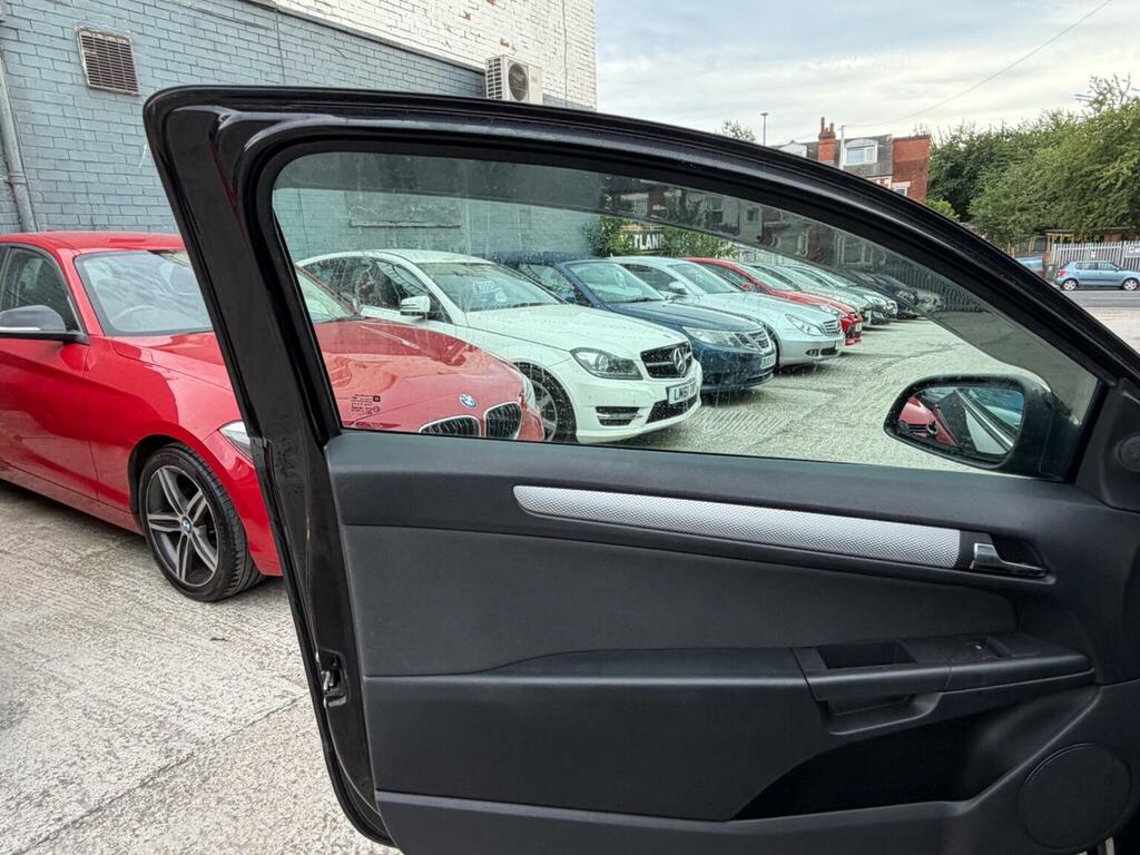 Vauxhall Astra 2010 1.4I 16V Sport Sport Hatch Silver #14