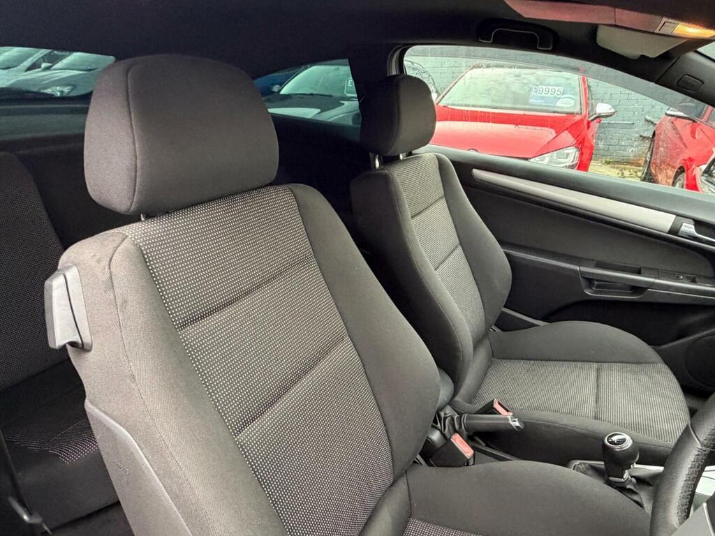Vauxhall Astra 2010 1.4I 16V Sport Sport Hatch Silver #12