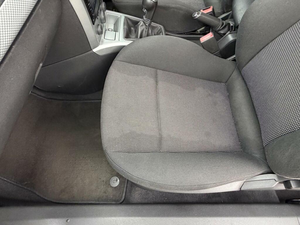 Vauxhall Astra 2010 1.4I 16V Sport Sport Hatch Silver #18