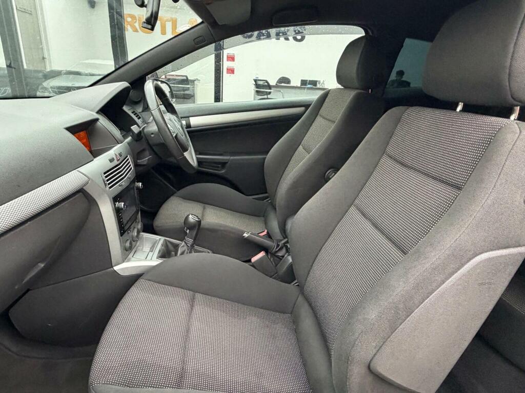 Vauxhall Astra 2010 1.4I 16V Sport Sport Hatch Silver #15