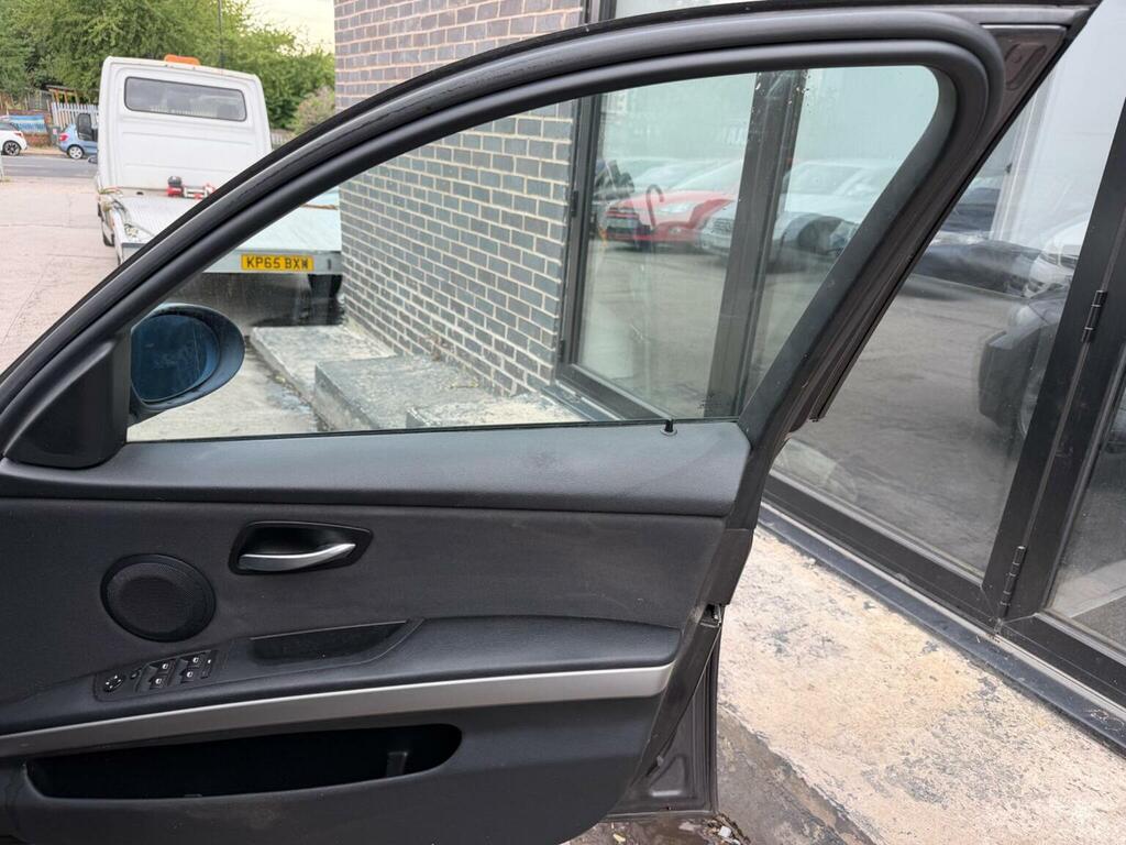 BMW 3 Series 2.0 318I M Sport Euro 4 Silver #9