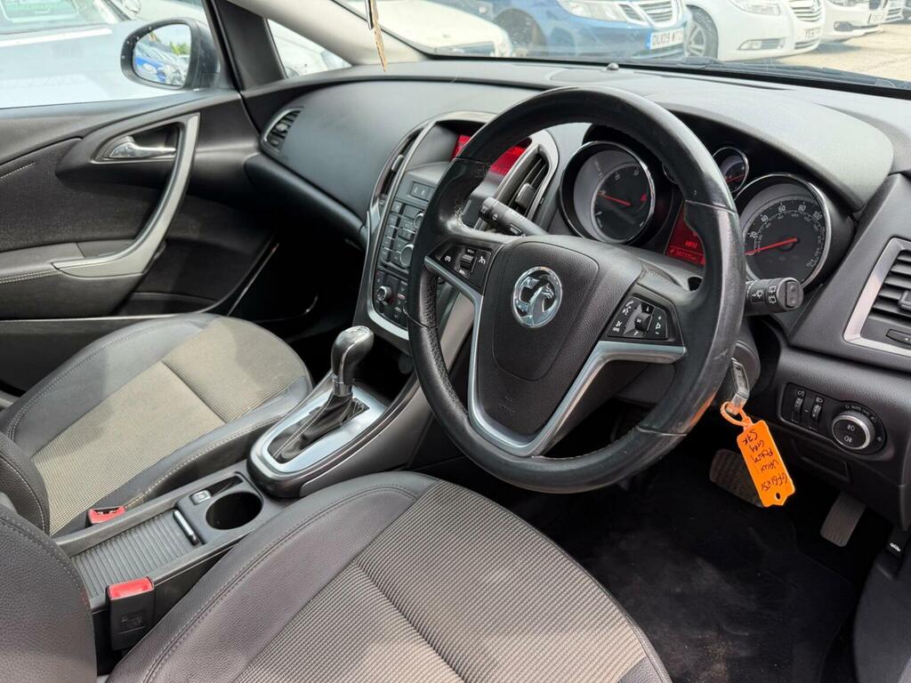 Vauxhall Astra Estate 2.0 Cdti Se Sports Tourer Euro 5 Black #11