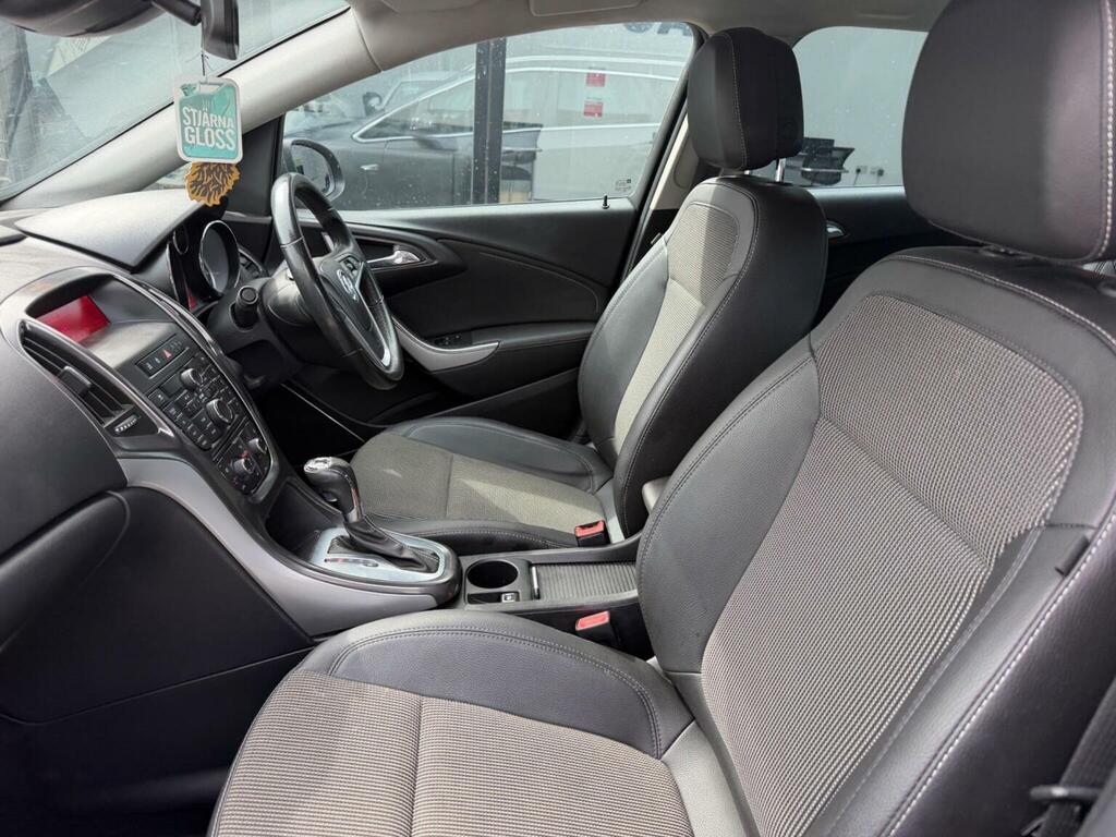 Vauxhall Astra Estate 2.0 Cdti Se Sports Tourer Euro 5 Black #15