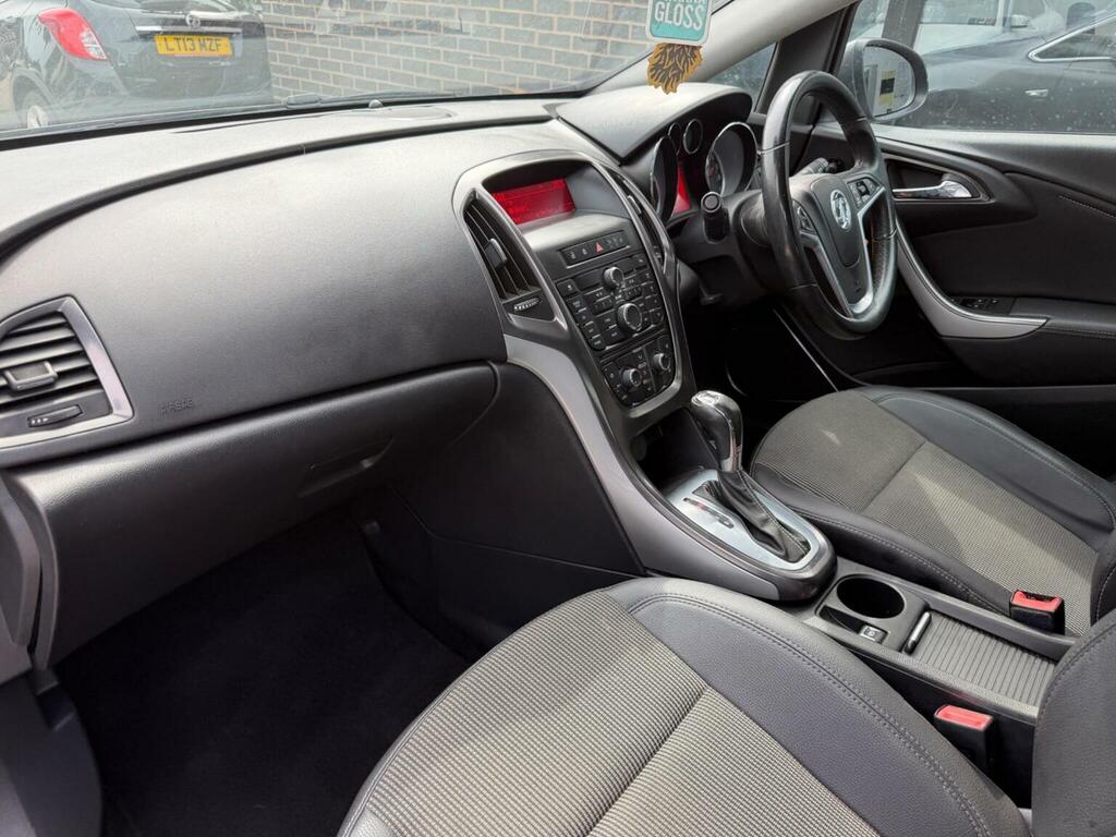 Vauxhall Astra Estate 2.0 Cdti Se Sports Tourer Euro 5 Black #16