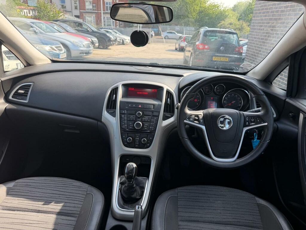 Vauxhall Astra Estate 1.6 16V Sri Sports Tourer Euro 5 2014 Brown #19