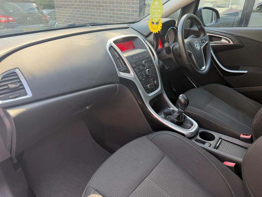 Vauxhall Astra Estate 1.6 16V Exclusiv Sports Tourer Euro 5 Black #27