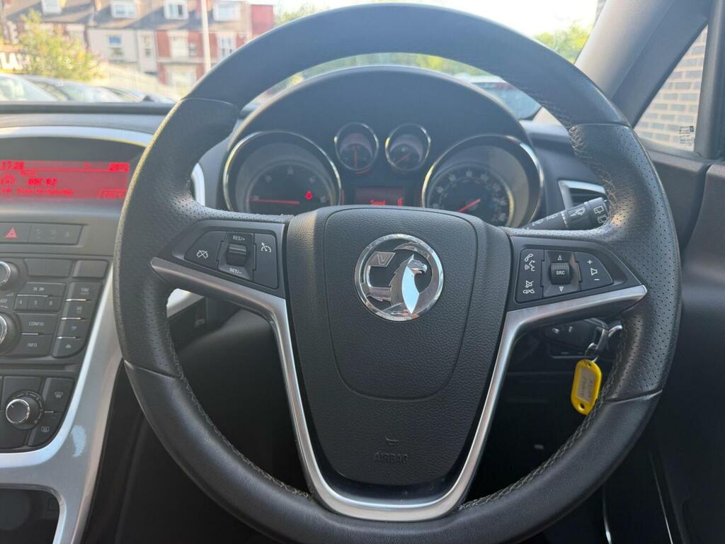 Vauxhall Astra Estate 1.6 16V Exclusiv Sports Tourer Euro 5 Black #30