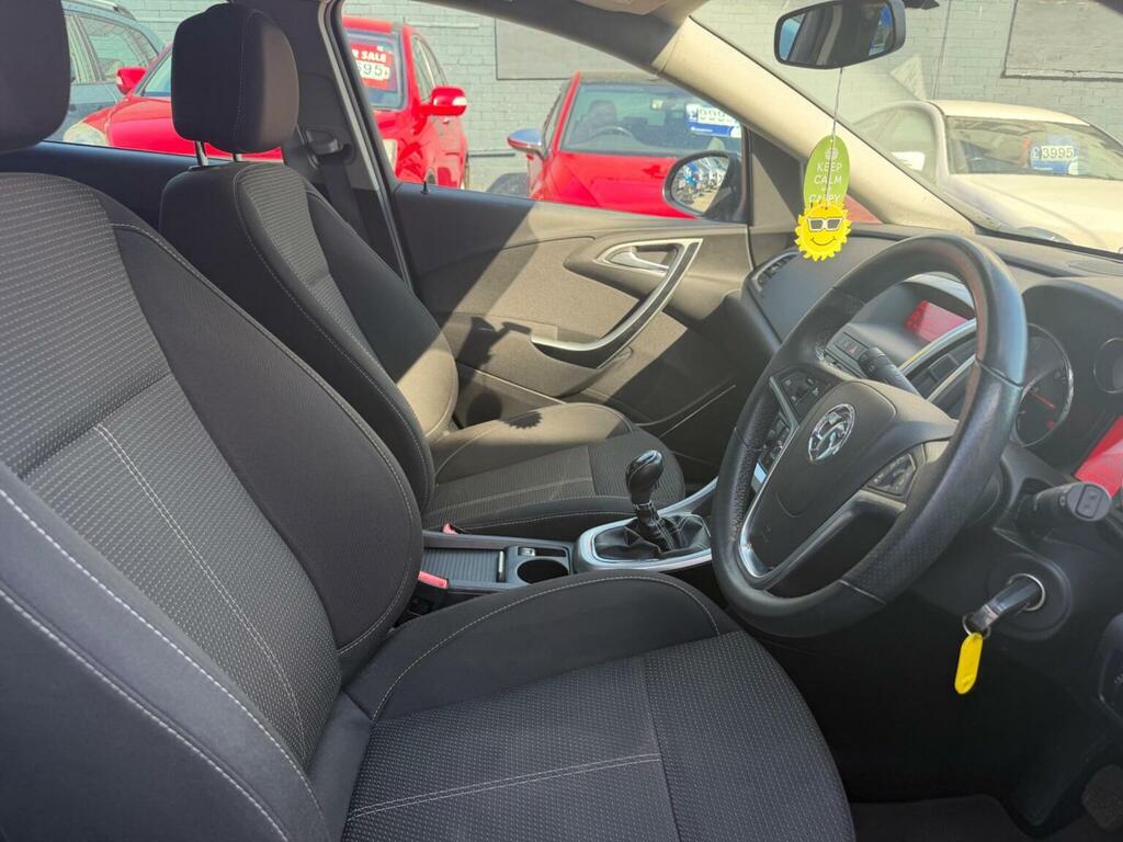Vauxhall Astra Estate 1.6 16V Exclusiv Sports Tourer Euro 5 Black #10