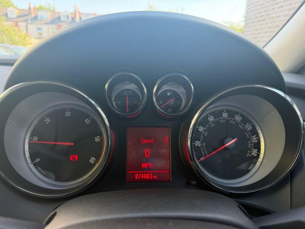 Vauxhall Astra Estate 1.6 16V Exclusiv Sports Tourer Euro 5 Black #31