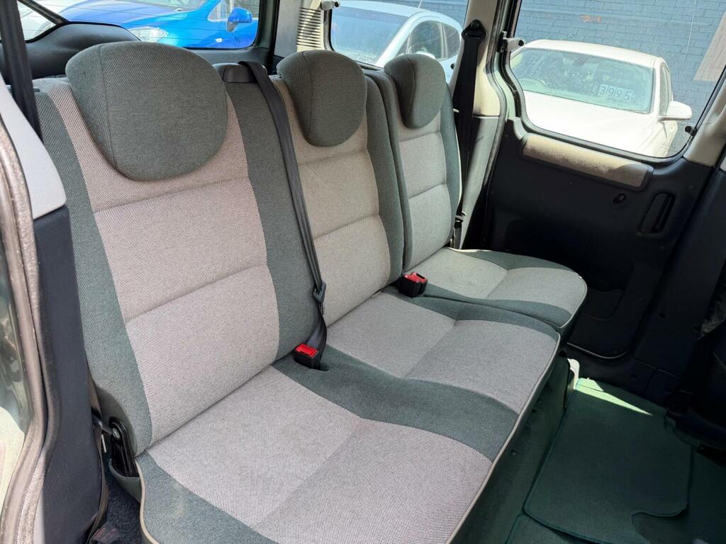 Peugeot Partner Hdi Combi Escapade Silver #32