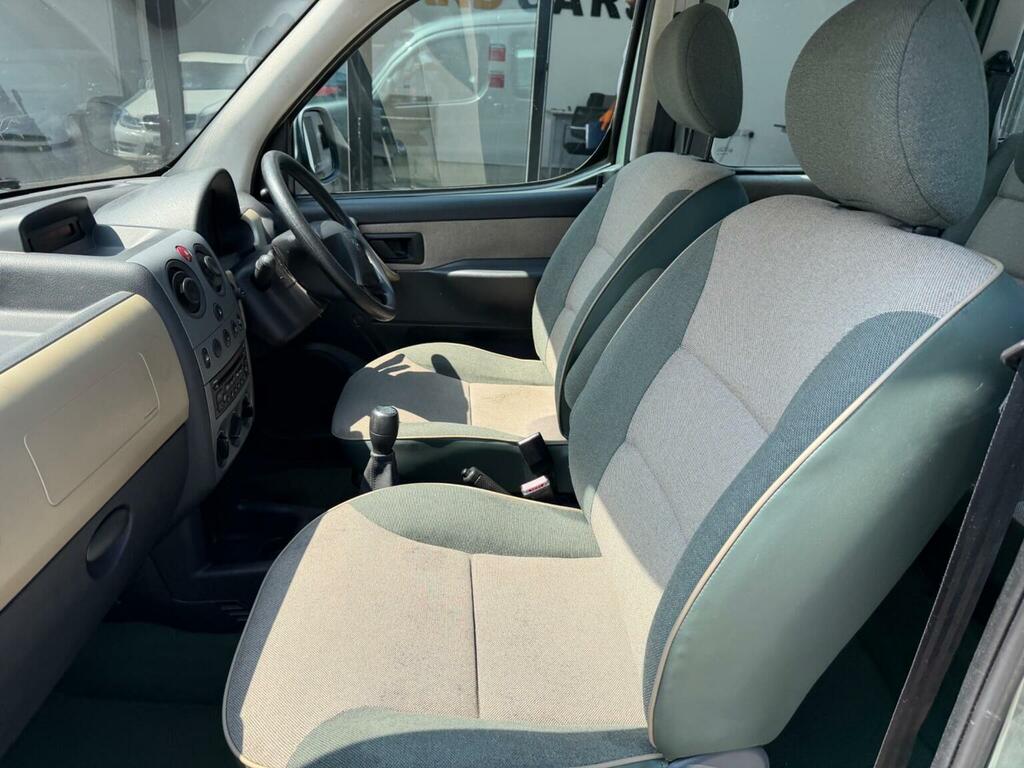 Peugeot Partner Hdi Combi Escapade Silver #43