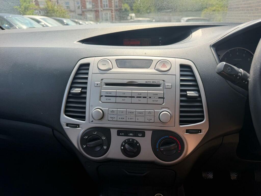 Hyundai I20 Black #26