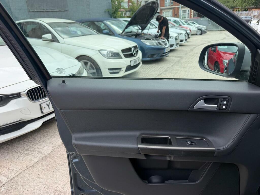Volvo S40 1.6D Drive S Euro White #14