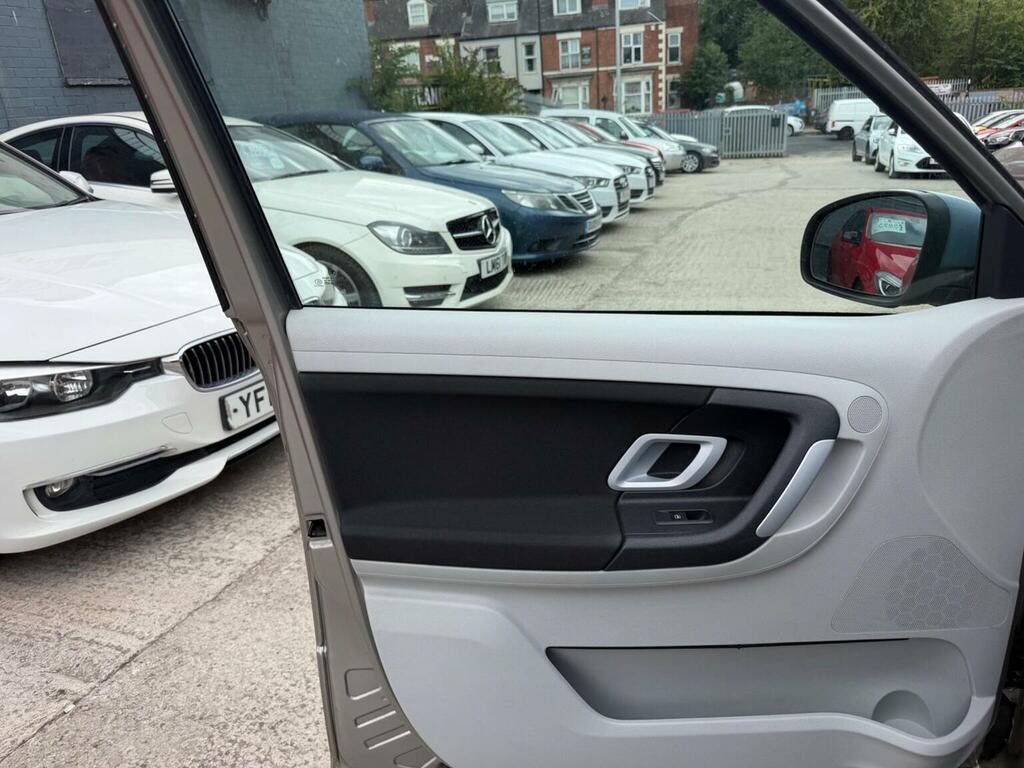 Skoda Fabia Estate Silver #14