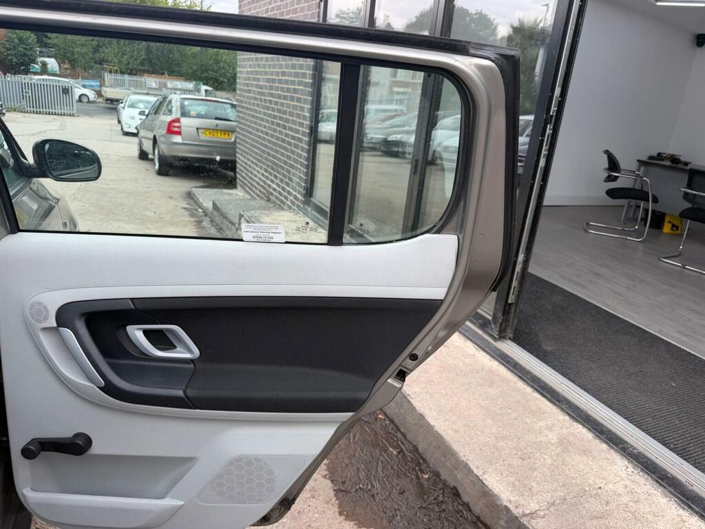 Skoda Fabia Estate Silver #19