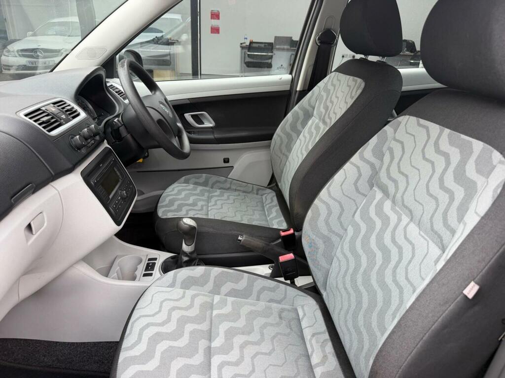 Skoda Fabia Estate Silver #15