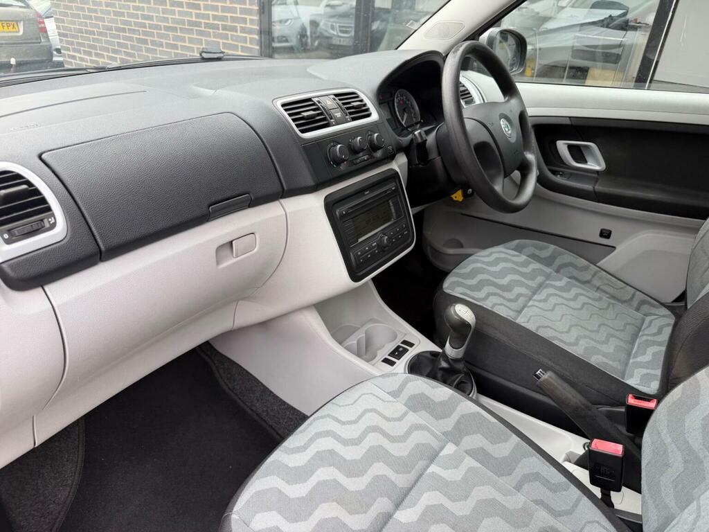 Skoda Fabia Estate Silver #16