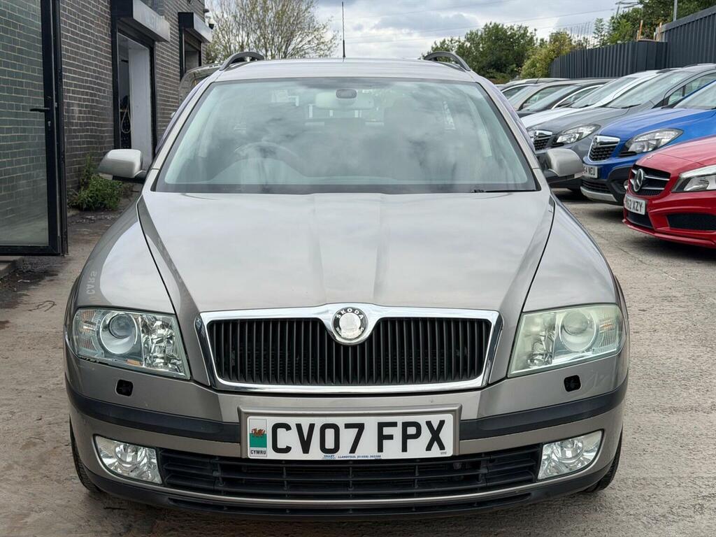 Skoda Octavia 1.6 Ambiente Fsi 114 Bhp Silver #2