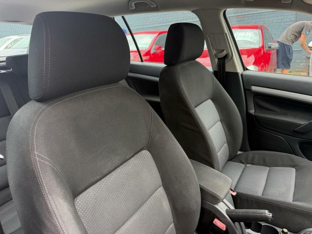 Skoda Octavia 1.6 Ambiente Fsi 114 Bhp Silver #11