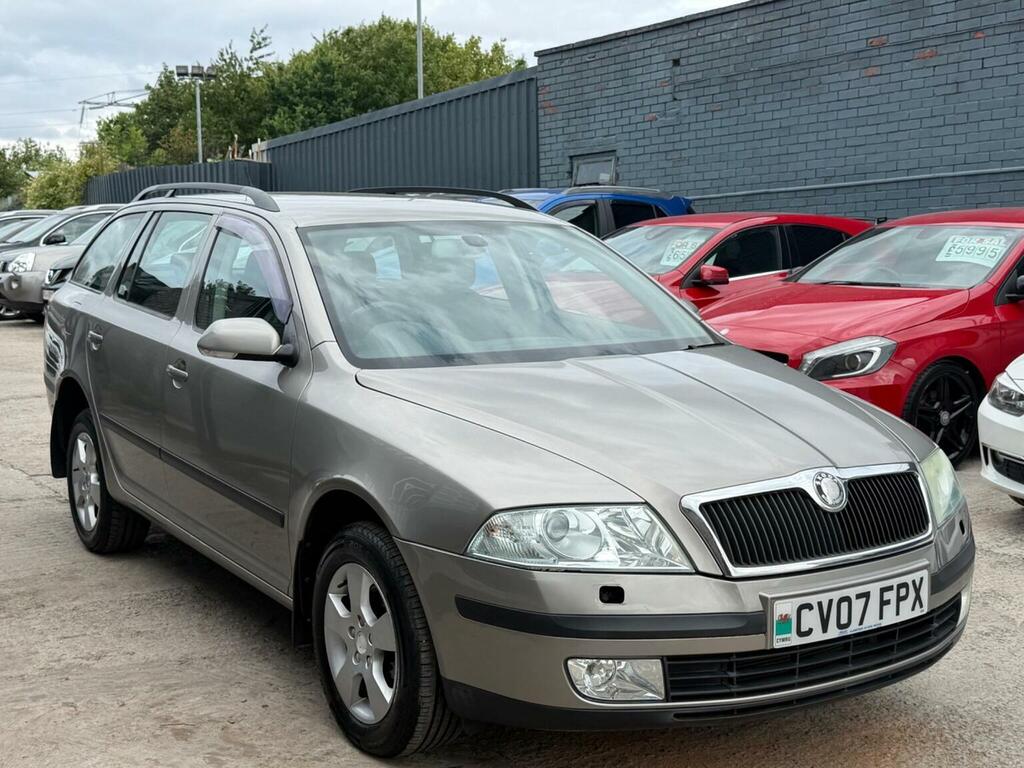 Skoda Octavia 1.6 Ambiente Fsi 114 Bhp Silver #3