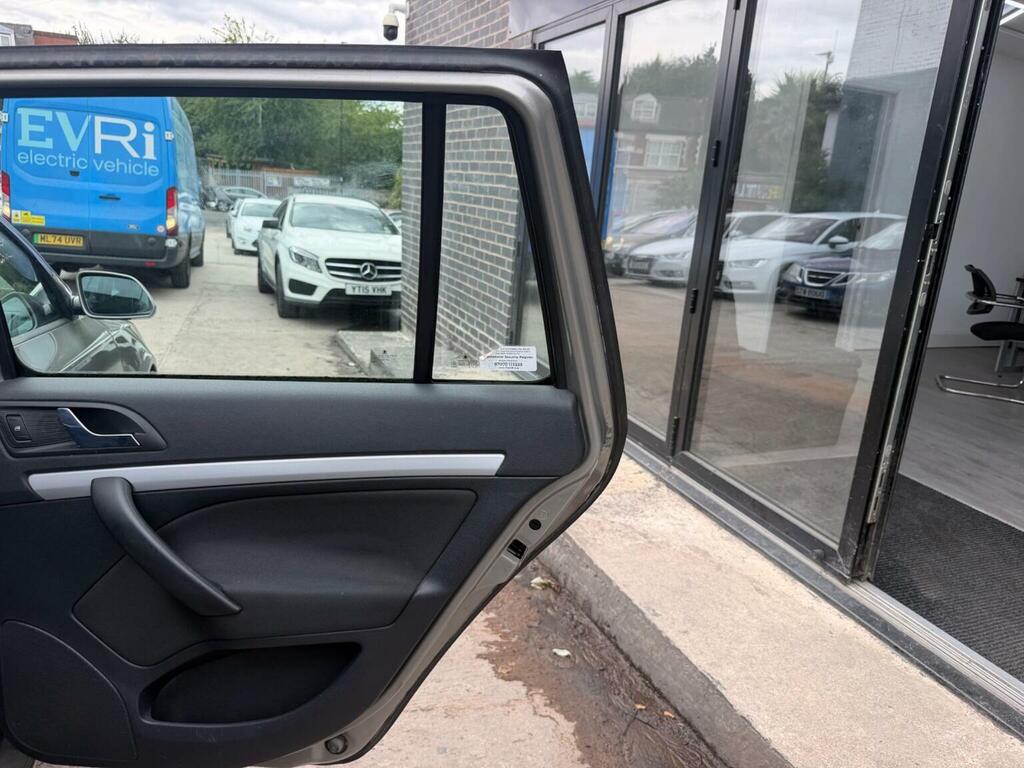 Skoda Octavia 1.6 Ambiente Fsi 114 Bhp Silver #17