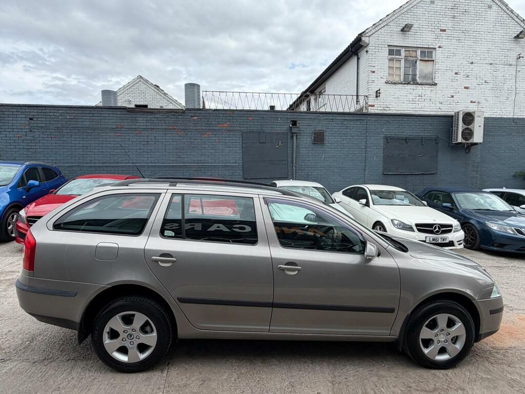 Skoda Octavia 1.6 Ambiente Fsi 114 Bhp Silver #7