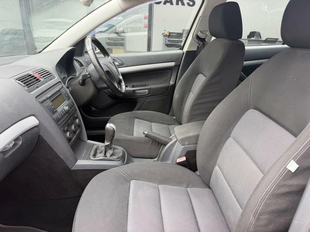 Skoda Octavia 1.6 Ambiente Fsi 114 Bhp Silver #13