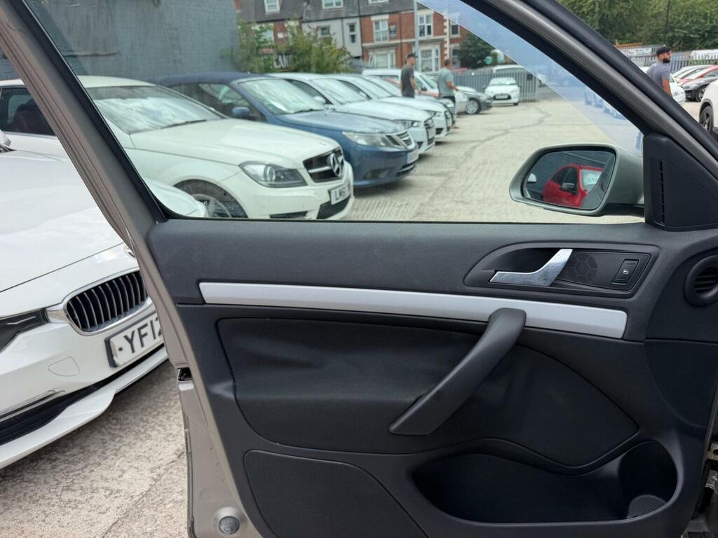 Skoda Octavia 1.6 Ambiente Fsi 114 Bhp Silver #12