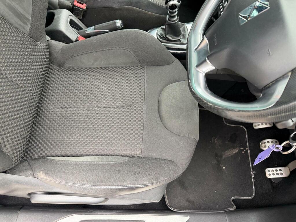 Citroen DS3 1.6 Vti Dstyle Euro 5 Red #13