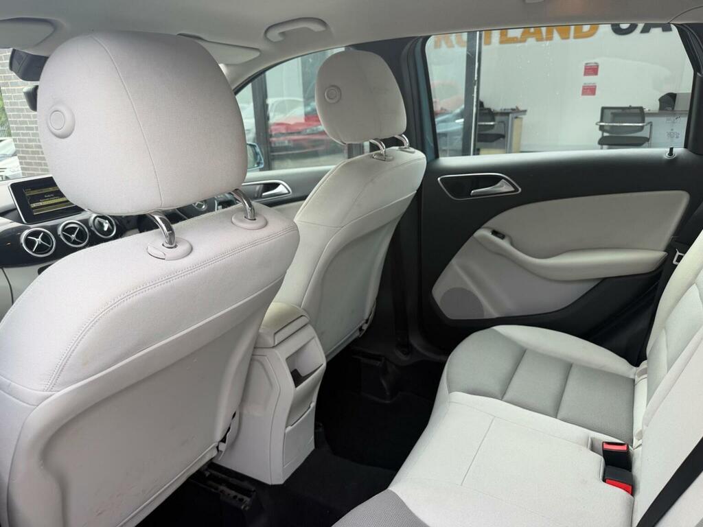 Mercedes-Benz B Class B180 Blueefficiency Se 5-Door Grey #27