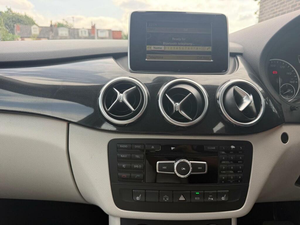 Mercedes-Benz B Class B180 Blueefficiency Se 5-Door Grey #31