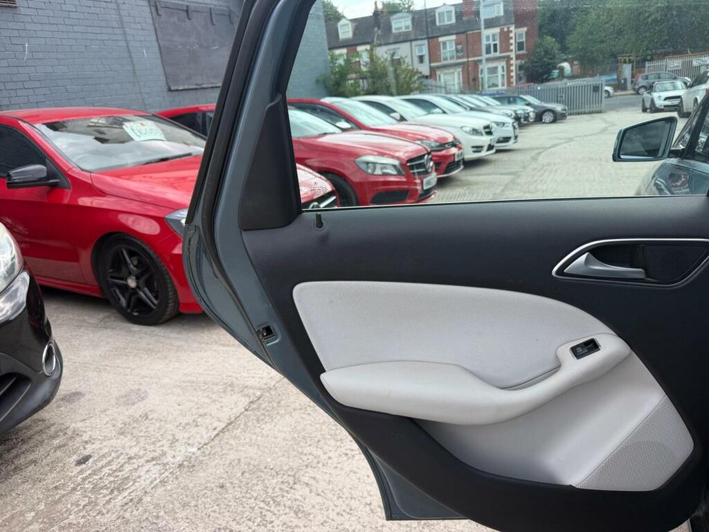 Mercedes-Benz B Class B180 Blueefficiency Se 5-Door Grey #25