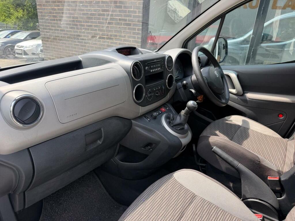Peugeot Partner Tepee 1.6Hdi 90 Tepee S Grey #16