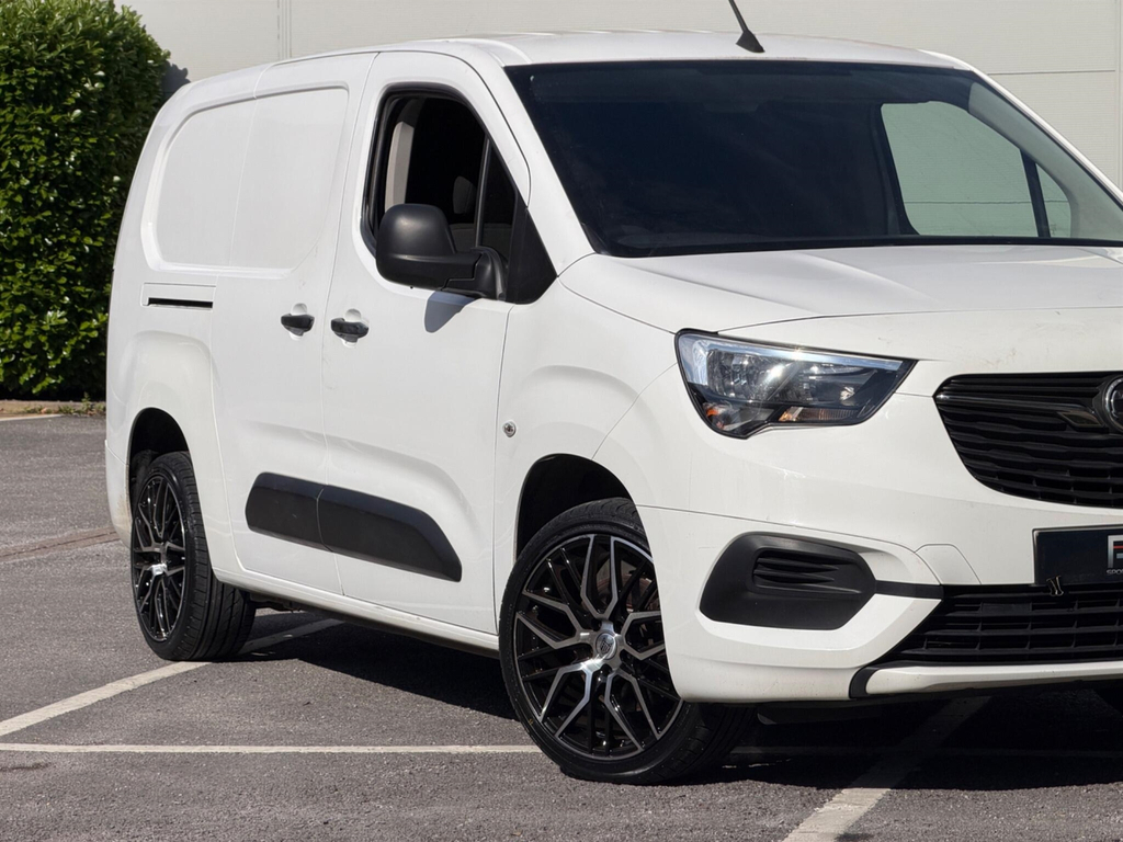 Vauxhall Combo 1.5 Turbo D 2300 Sportive L2 H1 Euro 6 Ss White #6