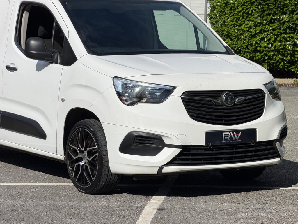 Vauxhall Combo 1.5 Turbo D 2300 Sportive L2 H1 Euro 6 Ss White #2