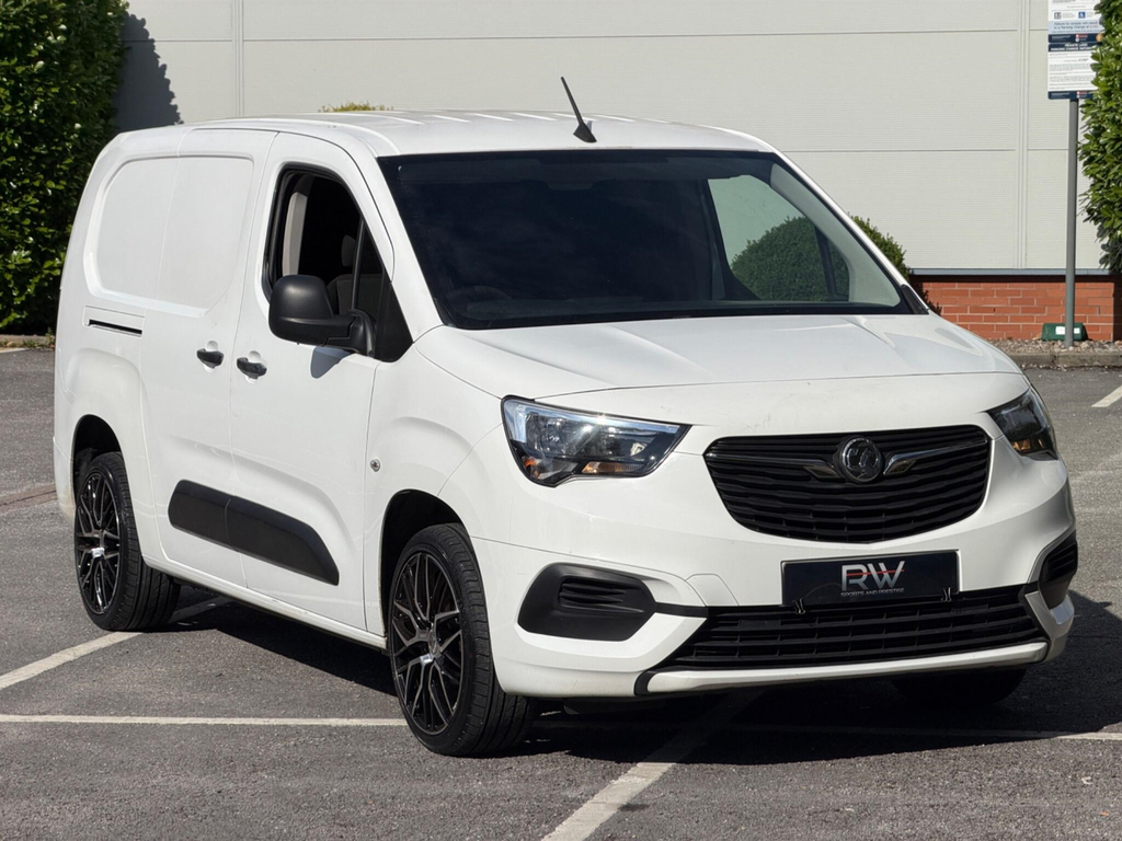 Vauxhall Combo 1.5 Turbo D 2300 Sportive L2 H1 Euro 6 Ss White #4