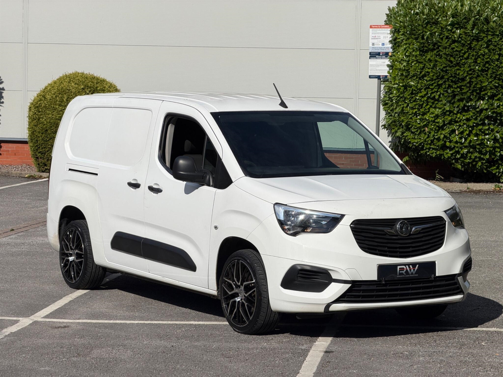 Vauxhall Combo 1.5 Turbo D 2300 Sportive L2 H1 Euro 6 Ss White #5