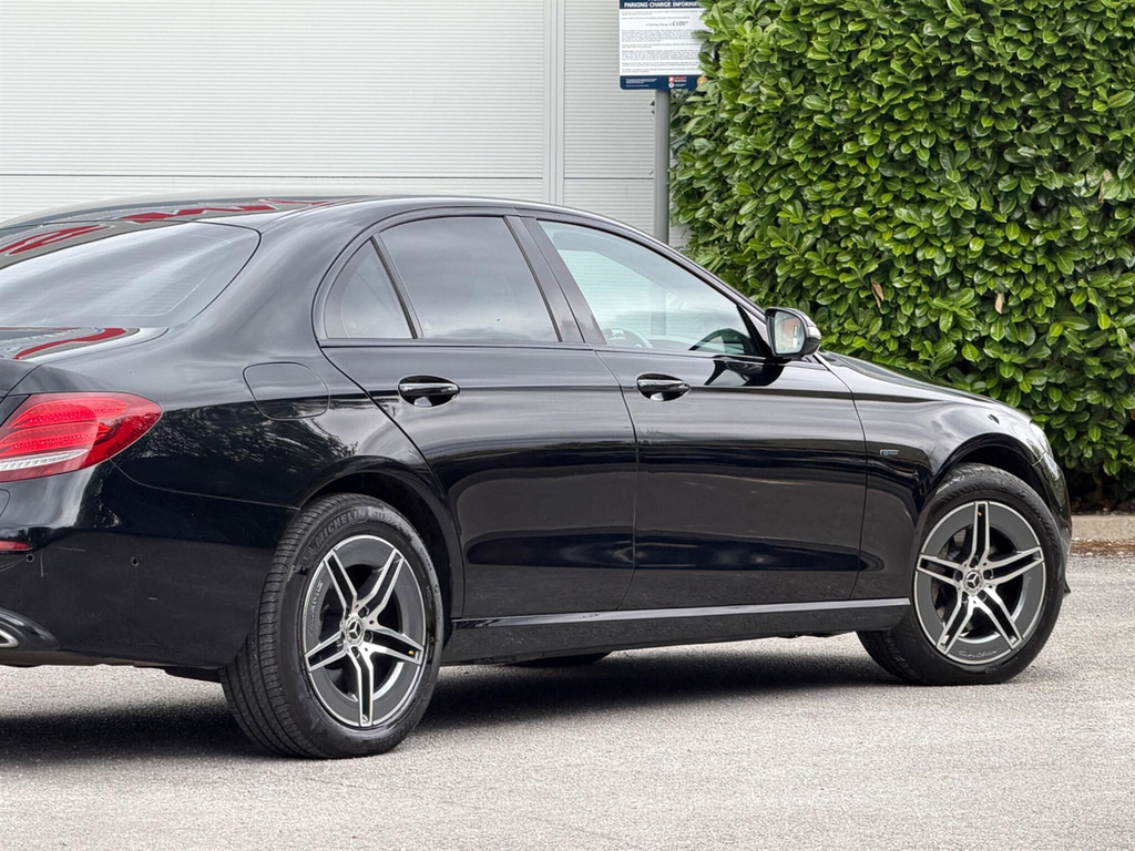 Mercedes-Benz E Class Estate 2.0 E300de 13.5Kwh Amg Line G-tronic Euro Black #42