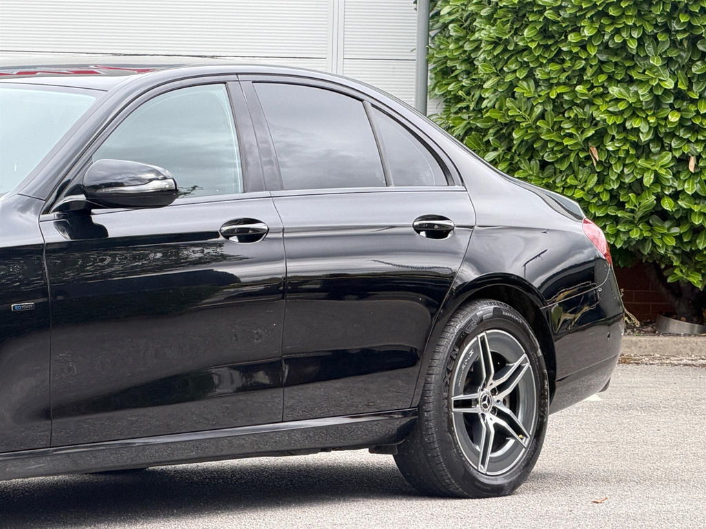 Mercedes-Benz E Class Estate 2.0 E300de 13.5Kwh Amg Line G-tronic Euro Black #27